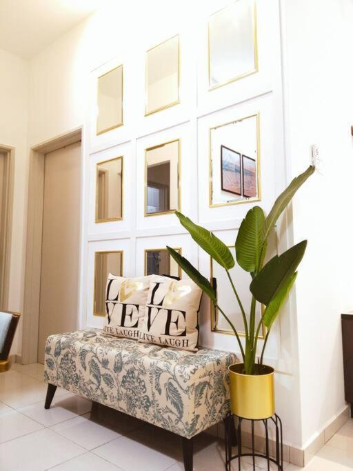 Homestay Casa Nur Iman @Adelia Kajang Eksteriør billede